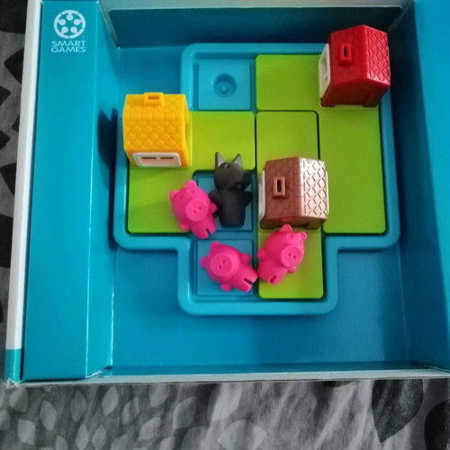 Three Little Piggies Smart Games like new