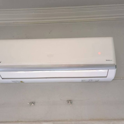 Toyotomi Izuru Eco II air conditioner like new 12000 Btu