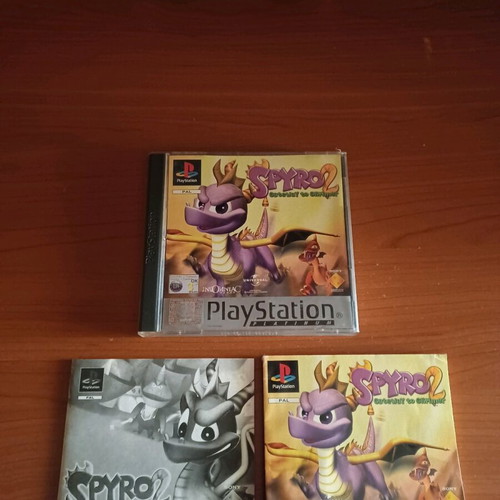Spyro 2 PlayStation (PS1) like new with all booklets