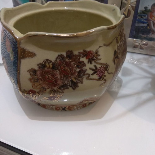 Satsuma bowl used in very good condition