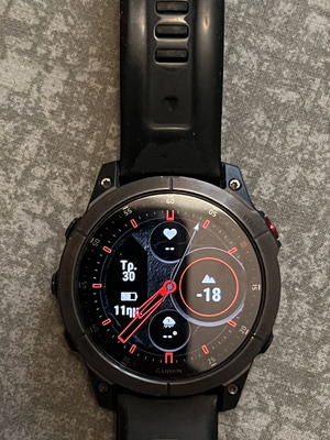 Garmin Epix Gen 2 Sapphire Titanium 47mm smartwatch like new, black titanium