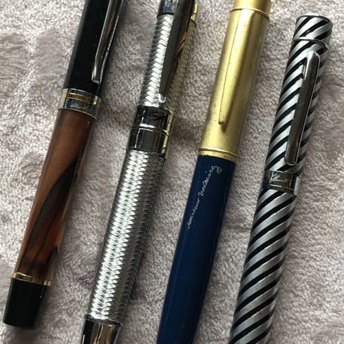 Collectible pens used, set of 4