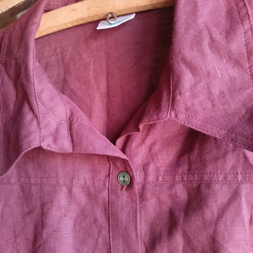 Linen shirt like new, long red with metal buttons, XL