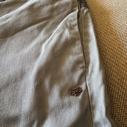 Fox bermuda shorts like new, size 33, grey