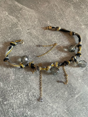 Bracelet used with colorful elements, broken chain link