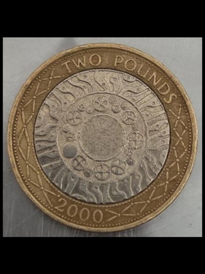 Two Pounds 2000 British coin, technology theme