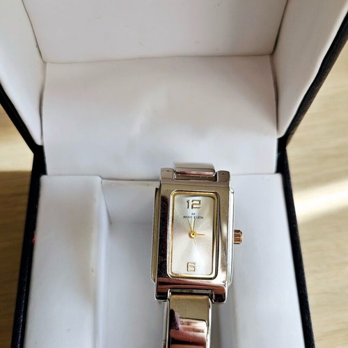 Anne Klein II wristwatch silver like new