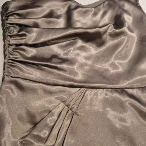 Satin dress like new, size small-medium, ice gray color