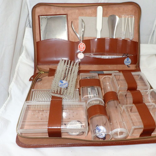Vintage Men's Shaving and Grooming Set with Gillette Tech S4 Razor in Leather Case
