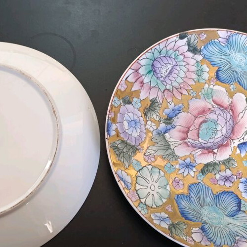 Set of 2 vintage platters with gold floral designs like new