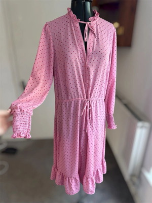 H&M pink midi dress with red hearts like new, size 42