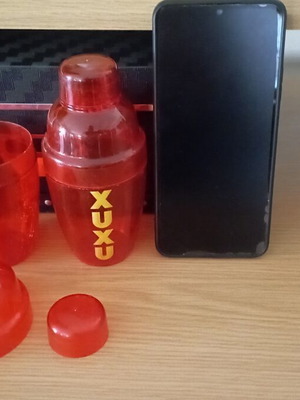 XuXu plastic cocktail shakers, set of 2