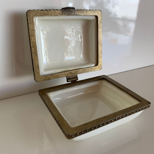 Porcelain storage box used - mini jewelry box
