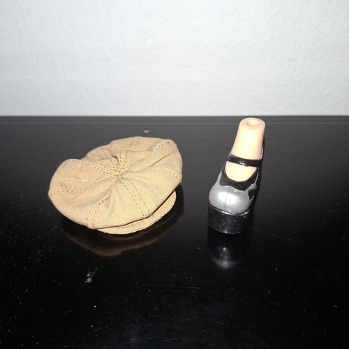 Bratz Xpress It Jade used hat and shoe