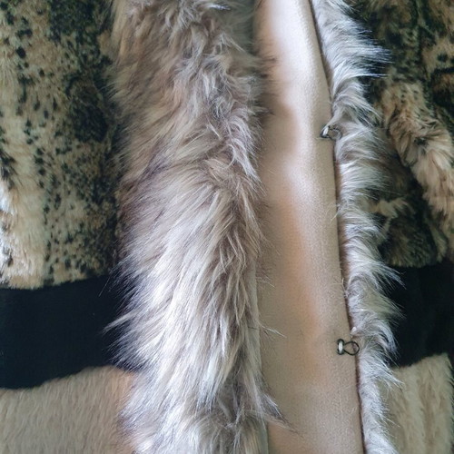 Faux fur coat with leopard design new, size L