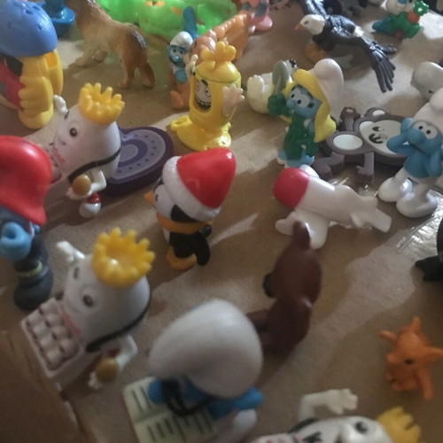 Kinder figures used, assorted miniatures set