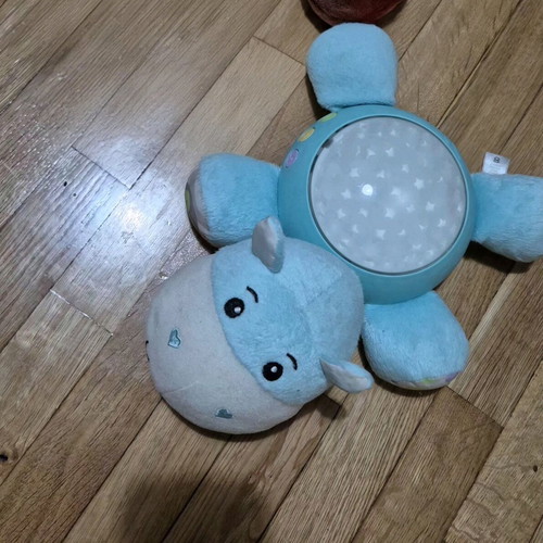Fisher Price Hippopotamus Projector like new with light and nature sounds