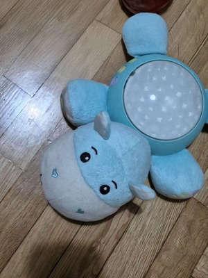 Fisher Price Hippopotamus Projector like new with light and nature sounds