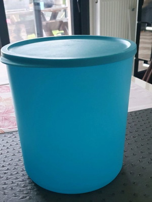 Tupperware canister 3.3 L new for dry foods