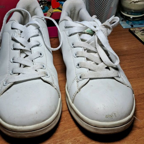Children's sneakers used, size 36, neutral with wear