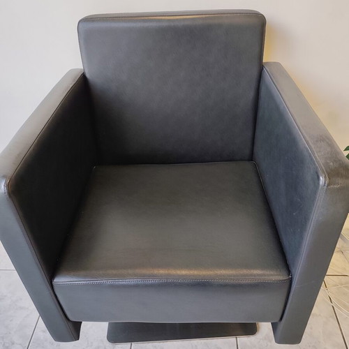 Hairdressing chairs used, set of two, leather