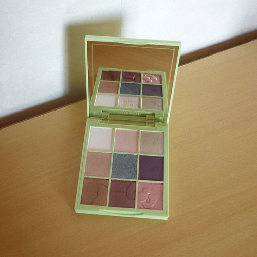 Pixi + Hello Kitty Eye Effects Harmony Hues Eyeshadow Palette
