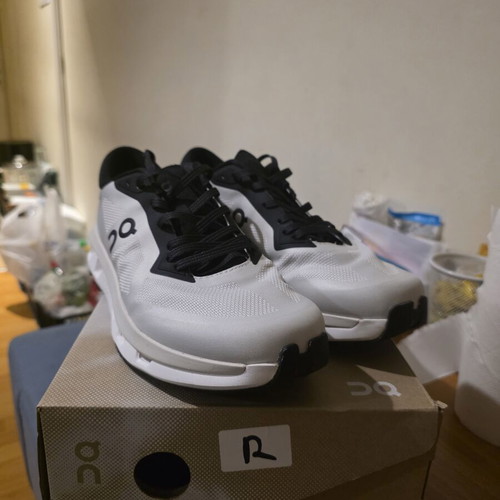 On Cloudzone sneakers like new, size 42, black and white