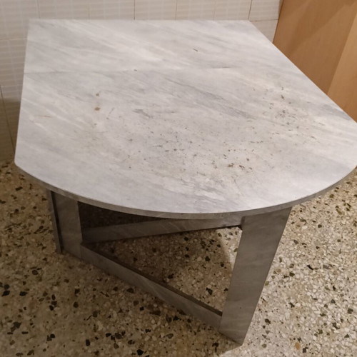 Extendable wooden table used, adjustable size