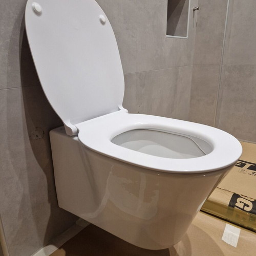 Connect Air Aquablade Toilet Bowl with Soft Close Seat Ideal Standard like new