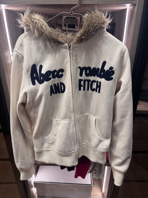Ζακέτα Abercrombie and Fitch με γούνα, σαν καινούργια, μέγεθος Medium