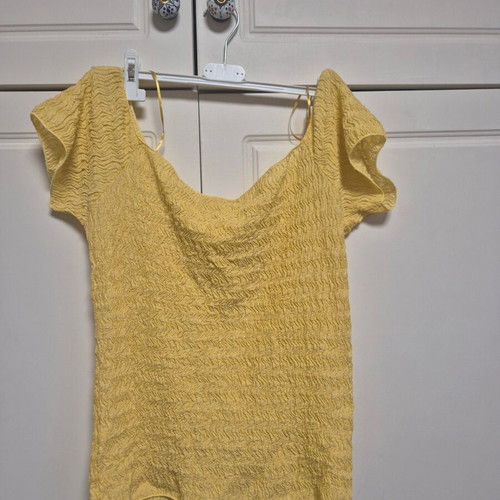 Zara yellow crinkled elastic blouse size L new with tag