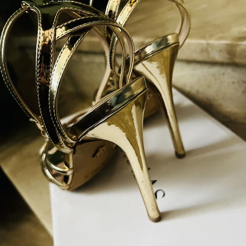 Tsoukalas Shoes gold platform sandals like new, size 38