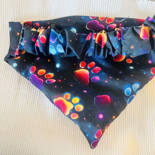 Dog bandana with paw print design, new, medium size 40-45 cm neck