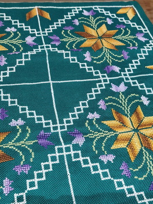 Vintage embroidered hand-stitched square new, 0.75x0.75 m