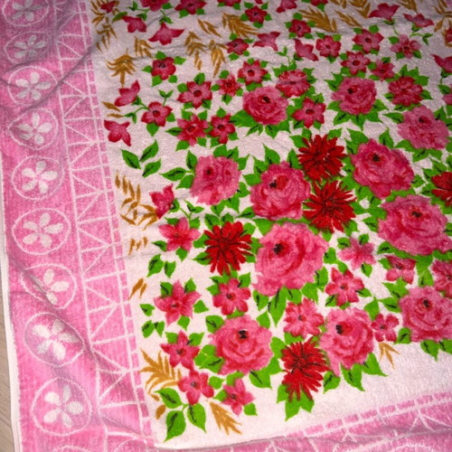 Cotton towel large, pink with flowers, vintage, like new