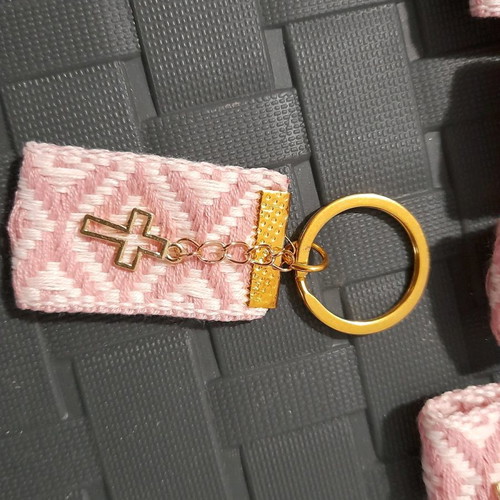 Keychains with gold cross and pink ribbon, pack of 20, new