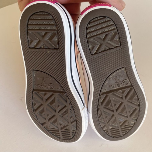 Converse All Star kids sneakers size 27 like new, peach color