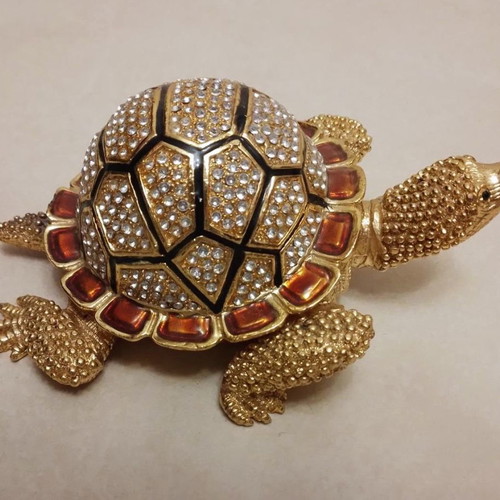 Turtle jewelry box used, 18 cm length and 13 cm width