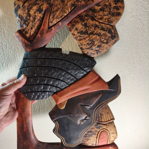 Wooden Hanging African Folk Art Ghana 1970 like new, hand-carved 50x28cm