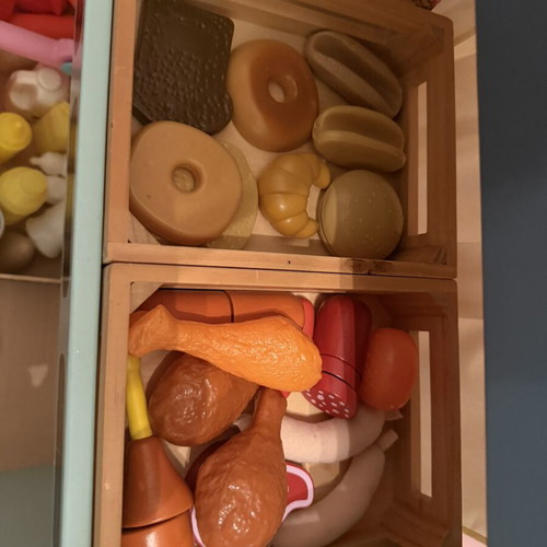 Le Toy Van Wooden Market Playset like new with accessories