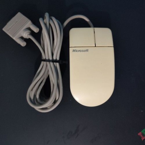 Microsoft serial PS2 compatible mouse used