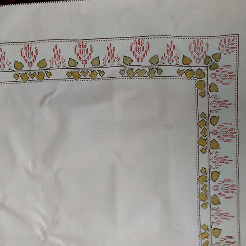 Vintage handmade embroidered tablecloth like new 130x130 cm