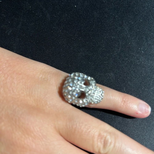 Skull ring with rhinestones like new
