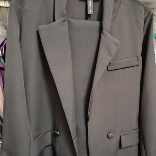Women's black suit like new, medium size