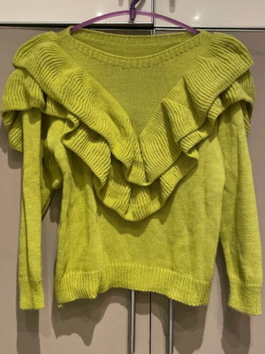 One size pullover like new, lime color