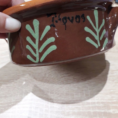 Ceramic pots new with hand-painted lids