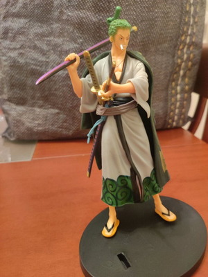 Φιγούρα Roronoa Zoro από το One Piece σαν καινούργιο, ύψος 15cm