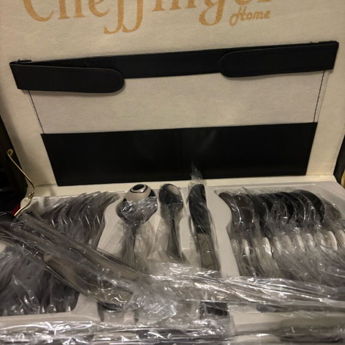 Комплект прибори Cheffinger от неръждаема стомана нов с калъф