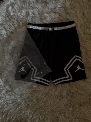 Ανδρικό σορτς Jordan Dri-FIT Sport Diamond μπάσκετ σαν καινούργιο, μαύρο και άσπρο, μέγεθος L