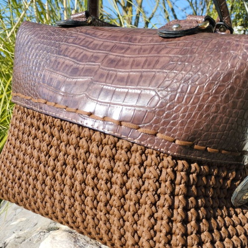 Handmade knitted doctor bag brown new with leather details